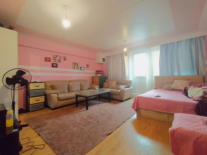 Photo 1- click for photo gallery